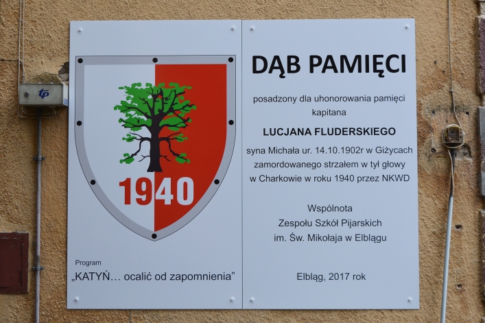 Przy Zespole Szkół Pijarskich posadzono Dąb Pamięci (+ zdjęcia)