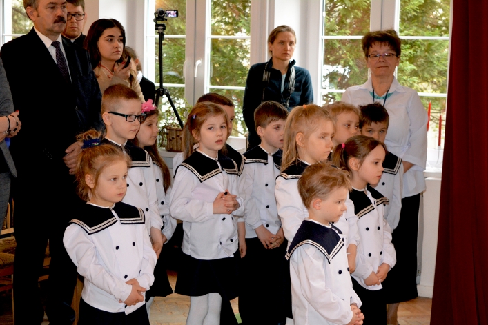 Przy zespole Szkół Pijarskich posadzono Dąb Pamięci (+ zdjęcia)
