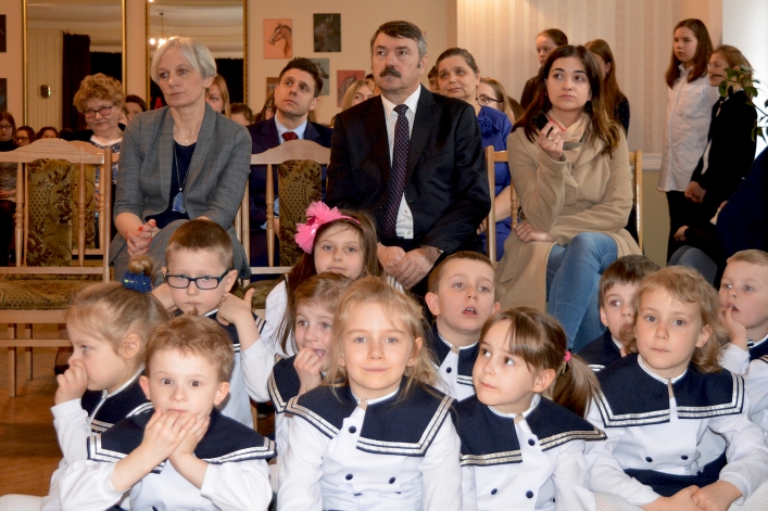 Przy zespole Szkół Pijarskich posadzono Dąb Pamięci (+ zdjęcia)