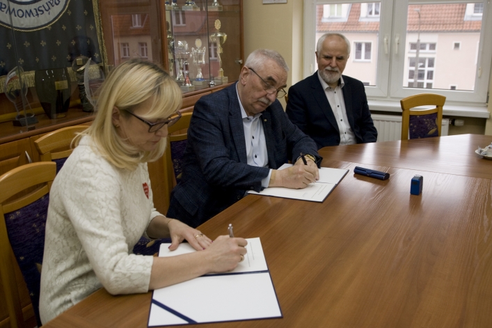 PWSZ w Elblągu podpisała dwie umowy o współpracy