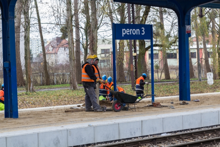 Remont peronów PKP zbliża się do finału