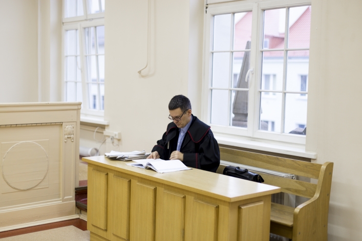 Rok więzienia za zranienie nożem policjantki 