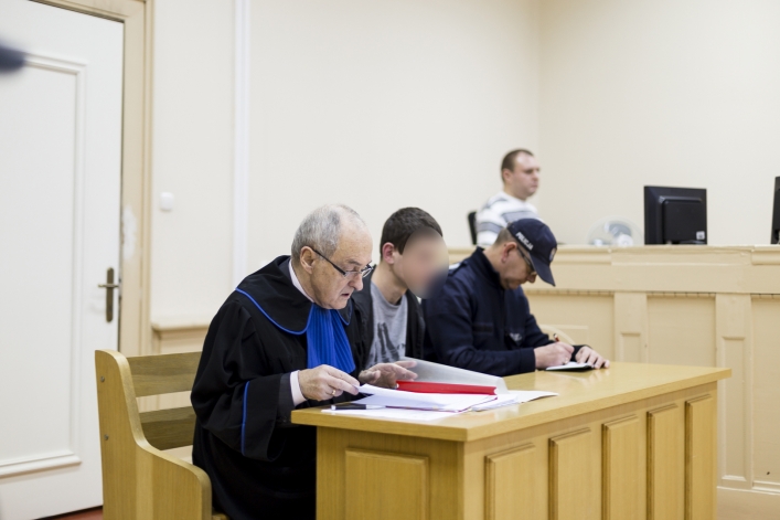 Rok więzienia za zranienie nożem policjantki 