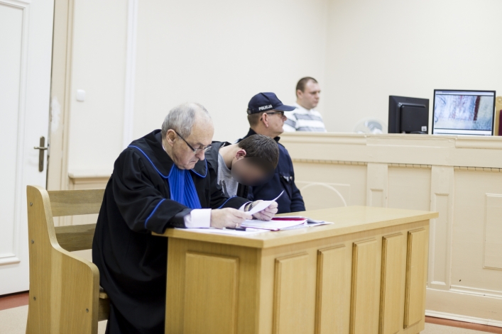 Rok więzienia za zranienie nożem policjantki 