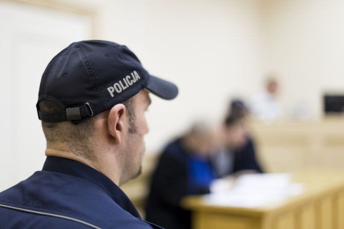 Rok więzienia za zranienie nożem policjantki 