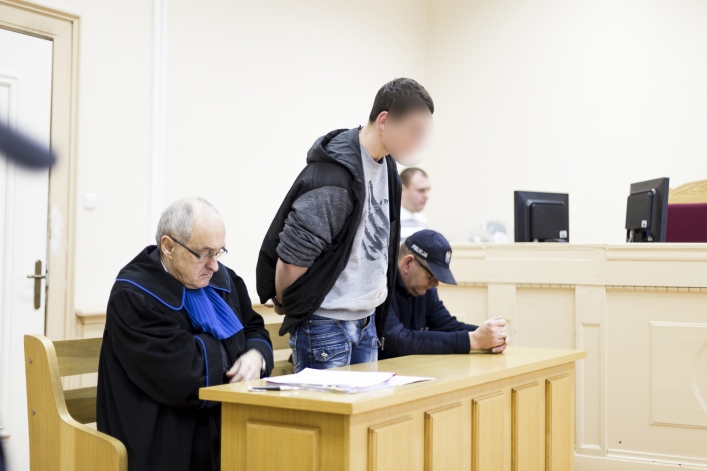 Rok więzienia za zranienie nożem policjantki 