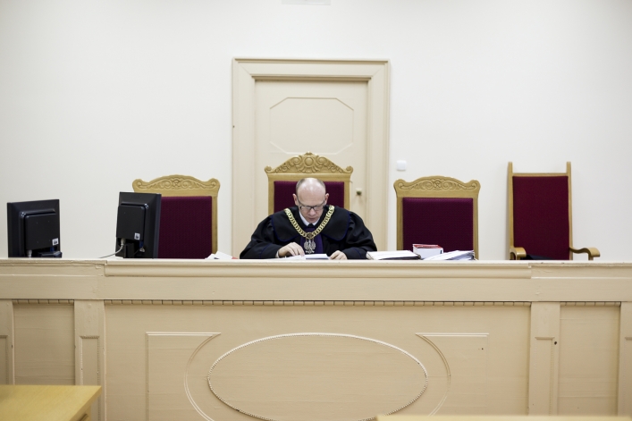 Rok więzienia za zranienie nożem policjantki 