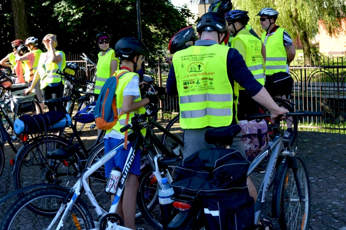 Rowerami z Elbląga na Jasną Górę wyruszyło ponad 100 pielgrzymów (+ zdjęcia)