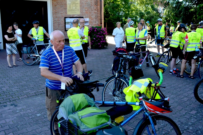 Rowerami z Elbląga na Jasną Górę wyruszyło ponad 100 pielgrzymów (+ zdjęcia)
