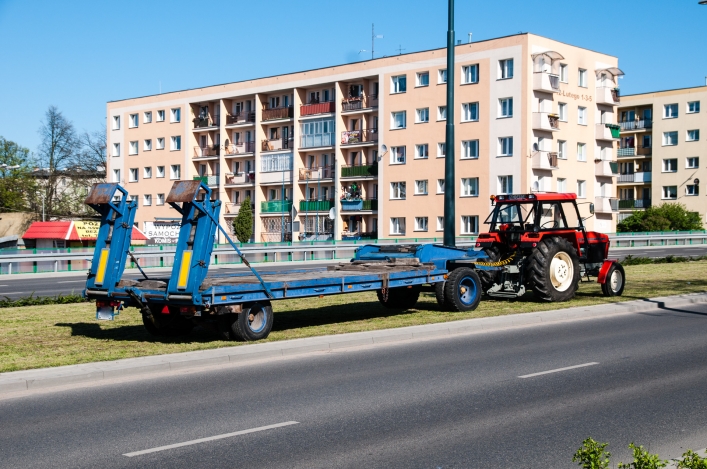Rowerzysta chciał przejechać na czerwonym. Doszło do potrącenia