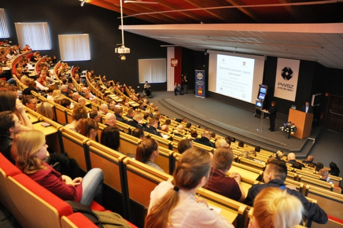 Rozmawialiśmy o hazardzie – debata w PWSZ