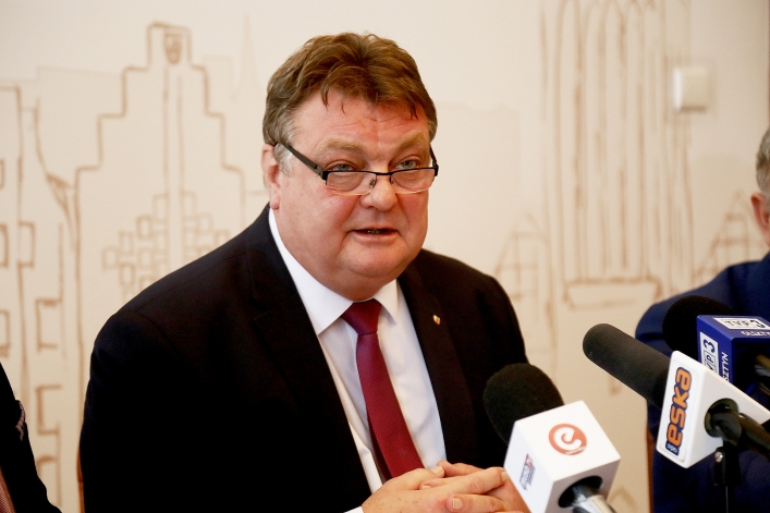 Rządowe zmiany w prawie uderzają w samorządy. Elbląg będzie to kosztować ok. 40 mln zł w 2020 r.