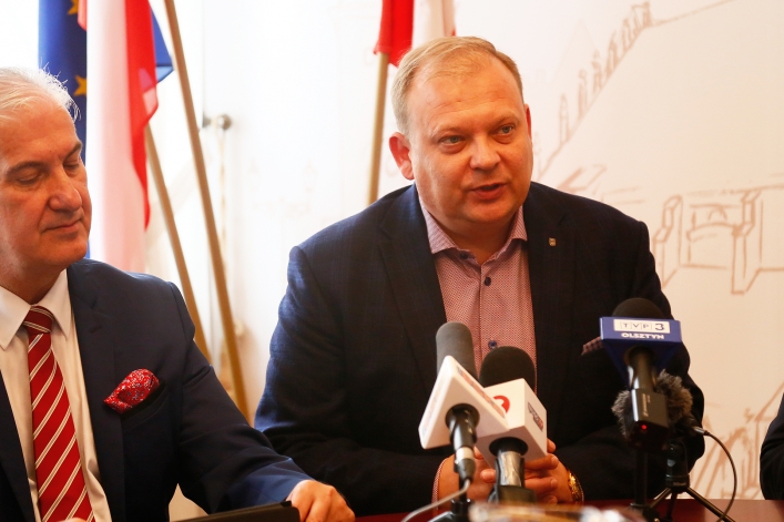Rządowe zmiany w prawie uderzają w samorządy. Elbląg będzie to kosztować ok. 40 mln zł w 2020 r.