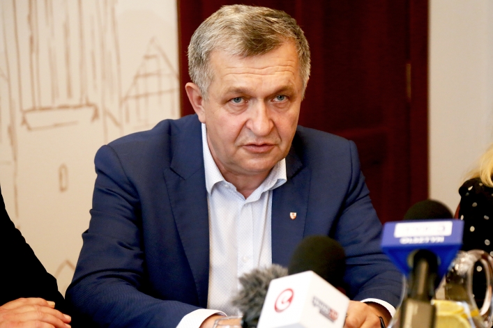 Rządowe zmiany w prawie uderzają w samorządy. Elbląg będzie to kosztować ok. 40 mln zł w 2020 r.