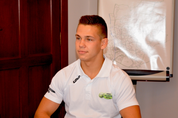 Sebastian Makowski i jego trener Leszek Wilk spotkali się z prezydentem Elbląga Witoldem Wróblewskim