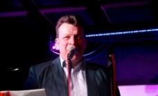 Sergiej Kriuczkow z zespołem w Mjazzdze wykonali najpiekniejsze piosenki o księżycu