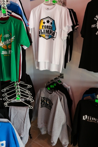 Sklep kibica Olimpii zyskał nową lokalizację! (+foto)