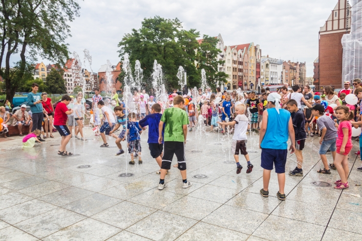 Skwer katedralny oficjalnie otwarty. Dla turystów czy elblążan?