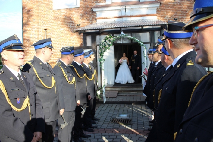 Ślub strażaka w Braniewie
