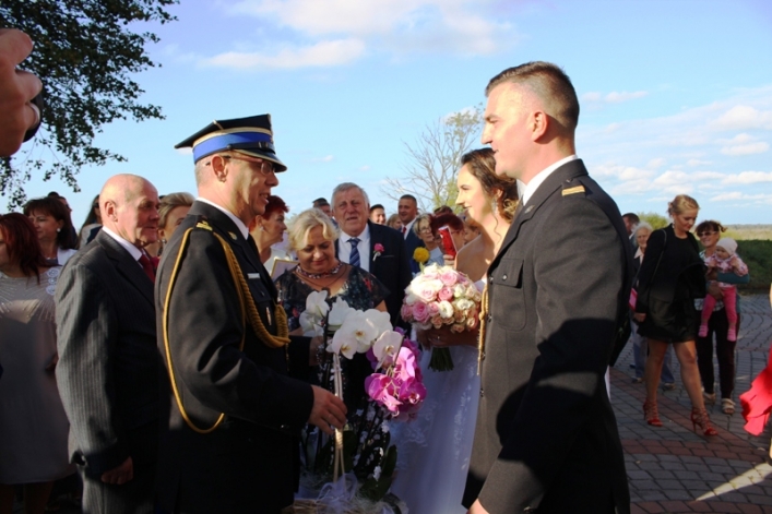 Ślub strażaka w Braniewie