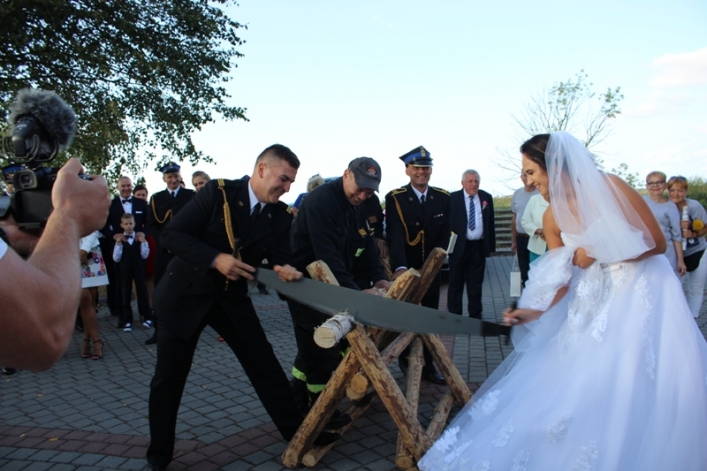 Ślub strażaka w Braniewie