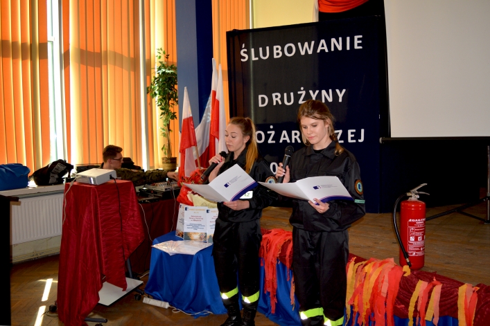 Ślubowanie drużyny pożarniczej w ZST-I (+ zdjęcia)