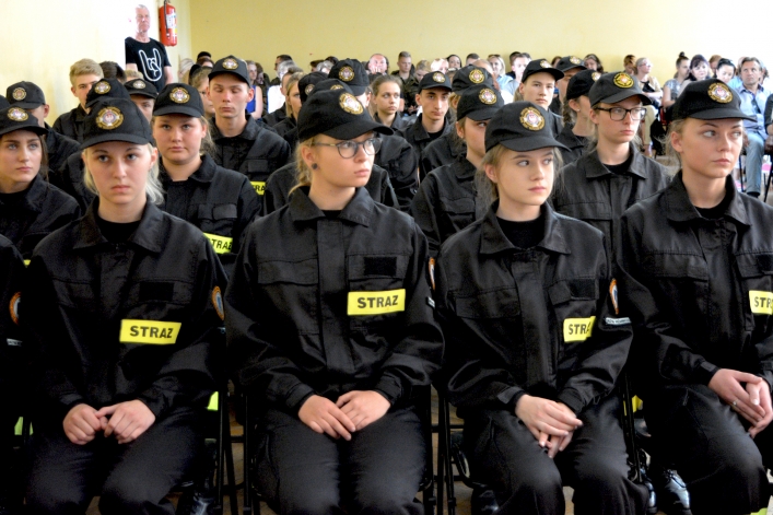 Ślubowanie drużyny pożarniczej w ZST-I (+ zdjęcia)