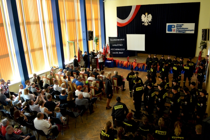 Ślubowanie drużyny pożarniczej w ZST-I (+ zdjęcia)