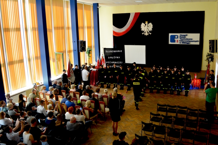 Ślubowanie drużyny pożarniczej w ZST-I (+ zdjęcia)