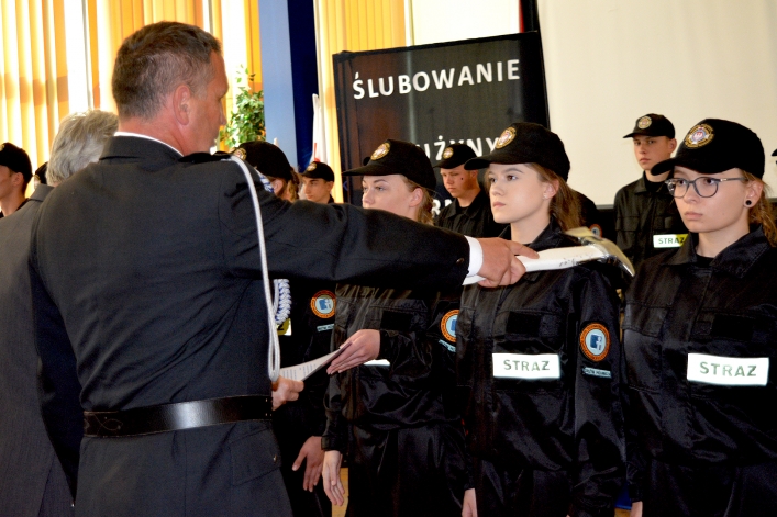 Ślubowanie drużyny pożarniczej w ZST-I (+ zdjęcia)