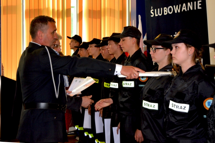 Ślubowanie drużyny pożarniczej w ZST-I (+ zdjęcia)