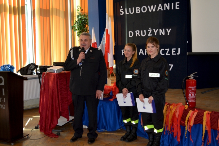 Ślubowanie drużyny pożarniczej w ZST-I (+ zdjęcia)