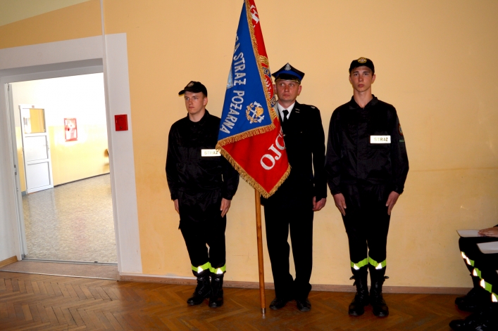 Ślubowanie drużyny pożarniczej w ZST-I (+ zdjęcia)