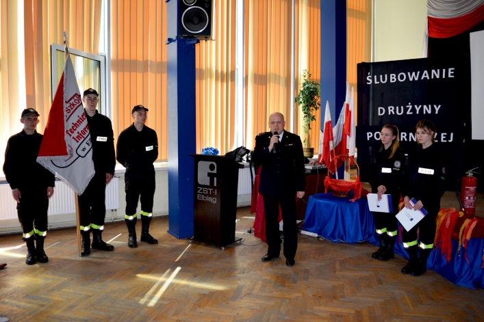Ślubowanie drużyny pożarniczej w ZST-I (+ zdjęcia)