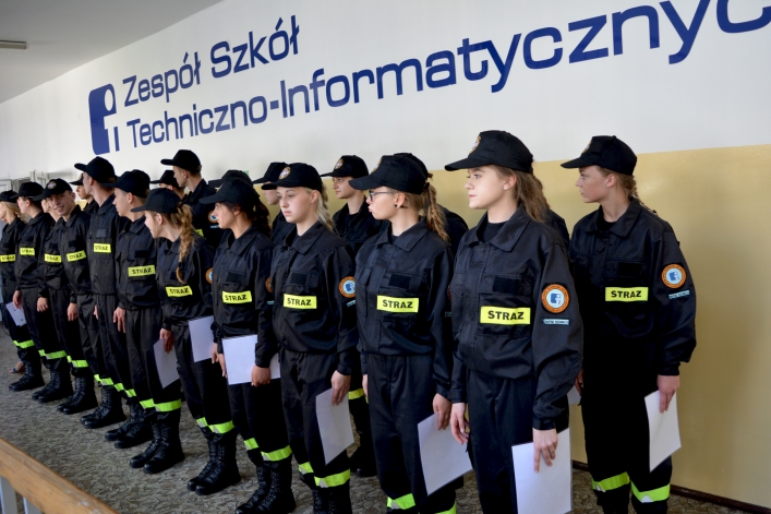 Ślubowanie drużyny pożarniczej w ZST-I (+ zdjęcia)