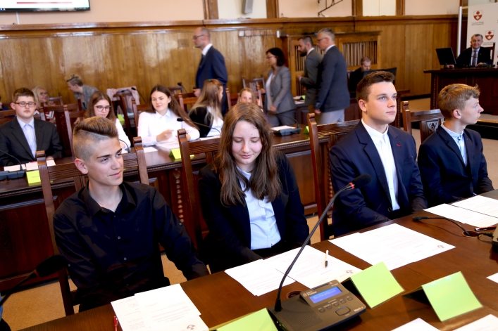 Ślubowanie złożyło 41 nowych radnych (+ zdjęcia)