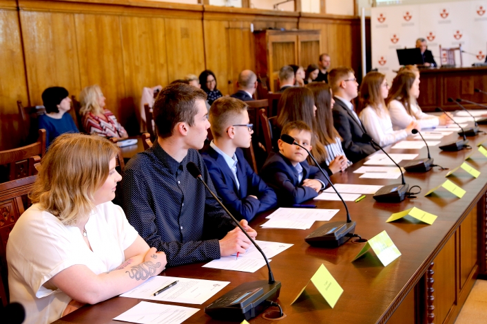 Ślubowanie złożyło 41 nowych radnych (+ zdjęcia)