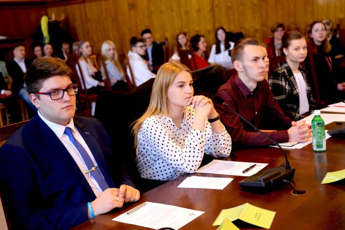 Ślubowanie złożyło 41 nowych radnych (+ zdjęcia)