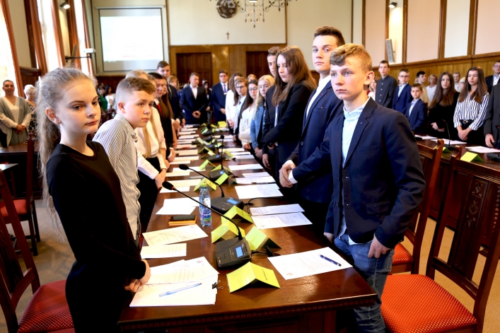Ślubowanie złożyło 41 nowych radnych (+ zdjęcia)
