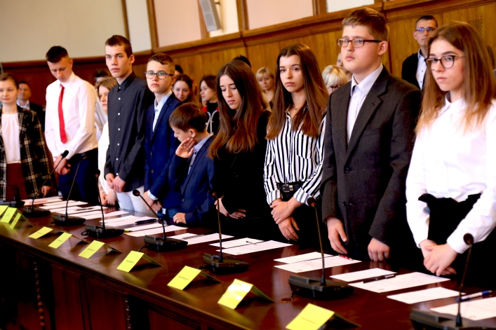 Ślubowanie złożyło 41 nowych radnych (+ zdjęcia)