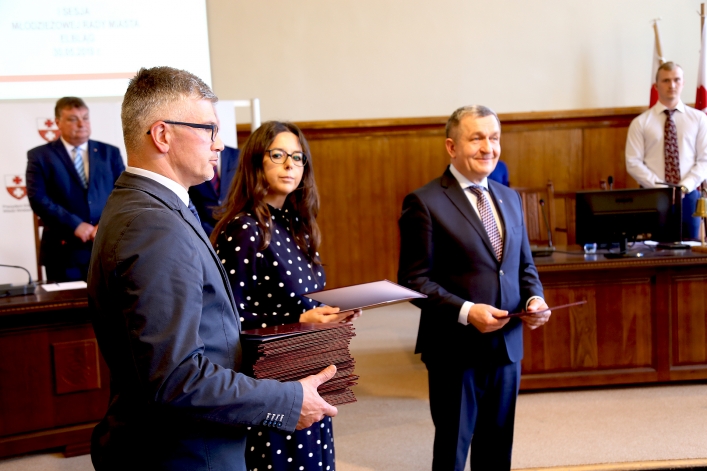 Ślubowanie złożyło 41 nowych radnych (+ zdjęcia)