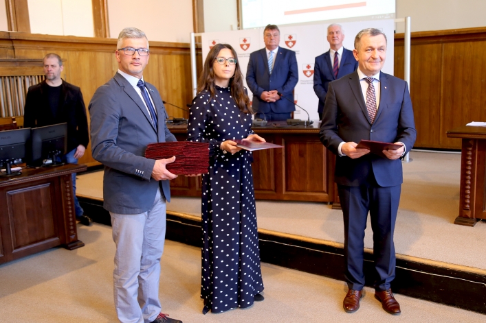 Ślubowanie złożyło 41 nowych radnych (+ zdjęcia)