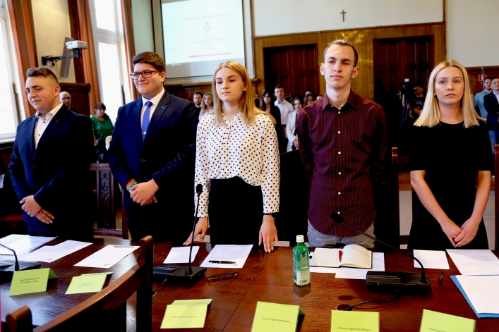Ślubowanie złożyło 41 nowych radnych (+ zdjęcia)