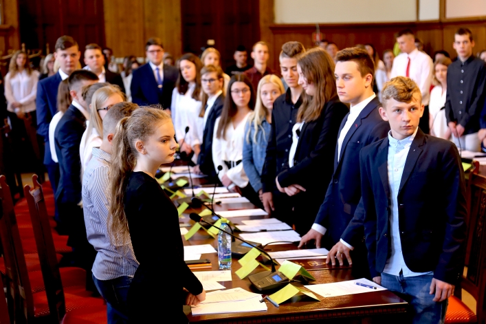 Ślubowanie złożyło 41 nowych radnych (+ zdjęcia)