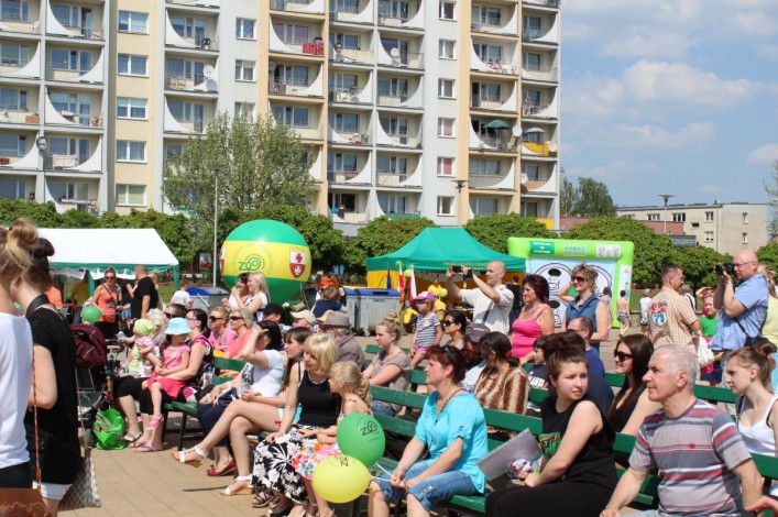 Śmieci za drzewka. VI Elbląskie Dni Recyklingu na Pl. Jagiellończyka