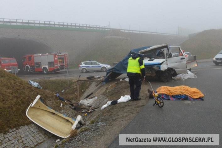 Śmiertelny wypadek na siódemce. Zginął kierowca ciężarówki