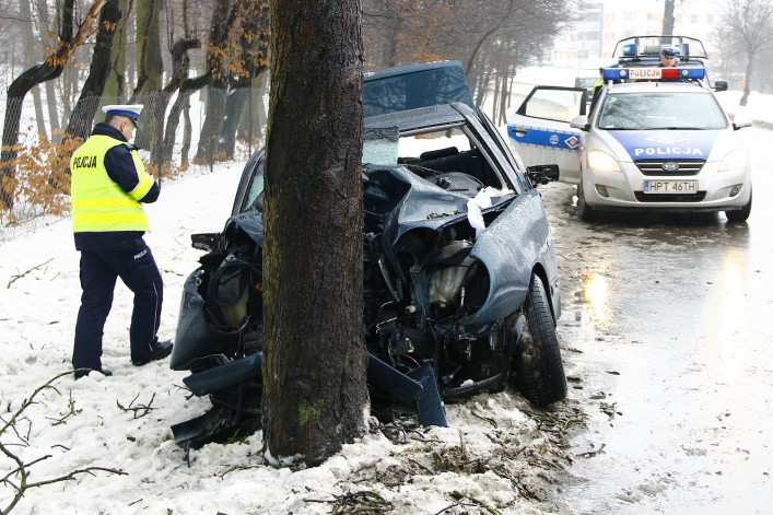 Śmiertelny wypadek na ul. Fromborskiej. Dwie osoby zginęły