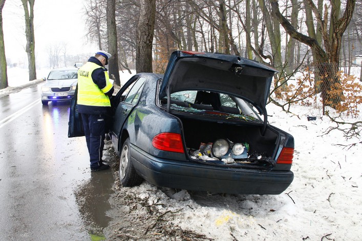 Śmiertelny wypadek na ul. Fromborskiej. Dwie osoby zginęły