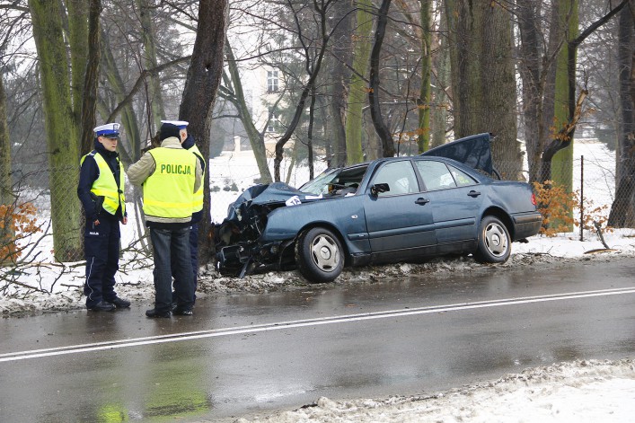 Śmiertelny wypadek na ul. Fromborskiej. Dwie osoby zginęły