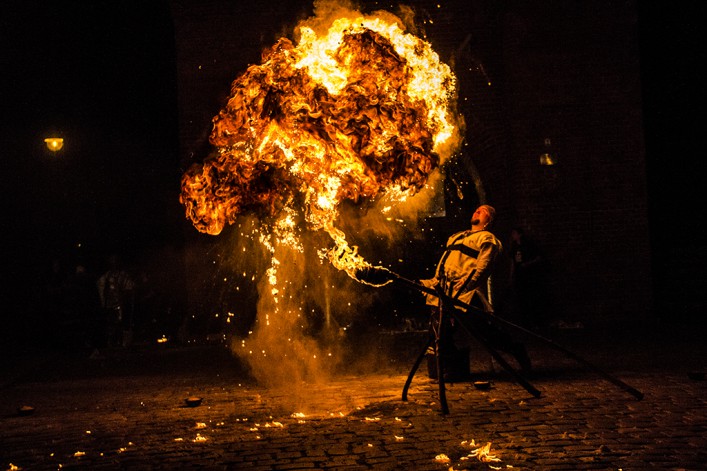 Sobotnia noc w muzeum, czyli pokazy ognia, wykłady, filmy oraz wystawy! (FOTO)